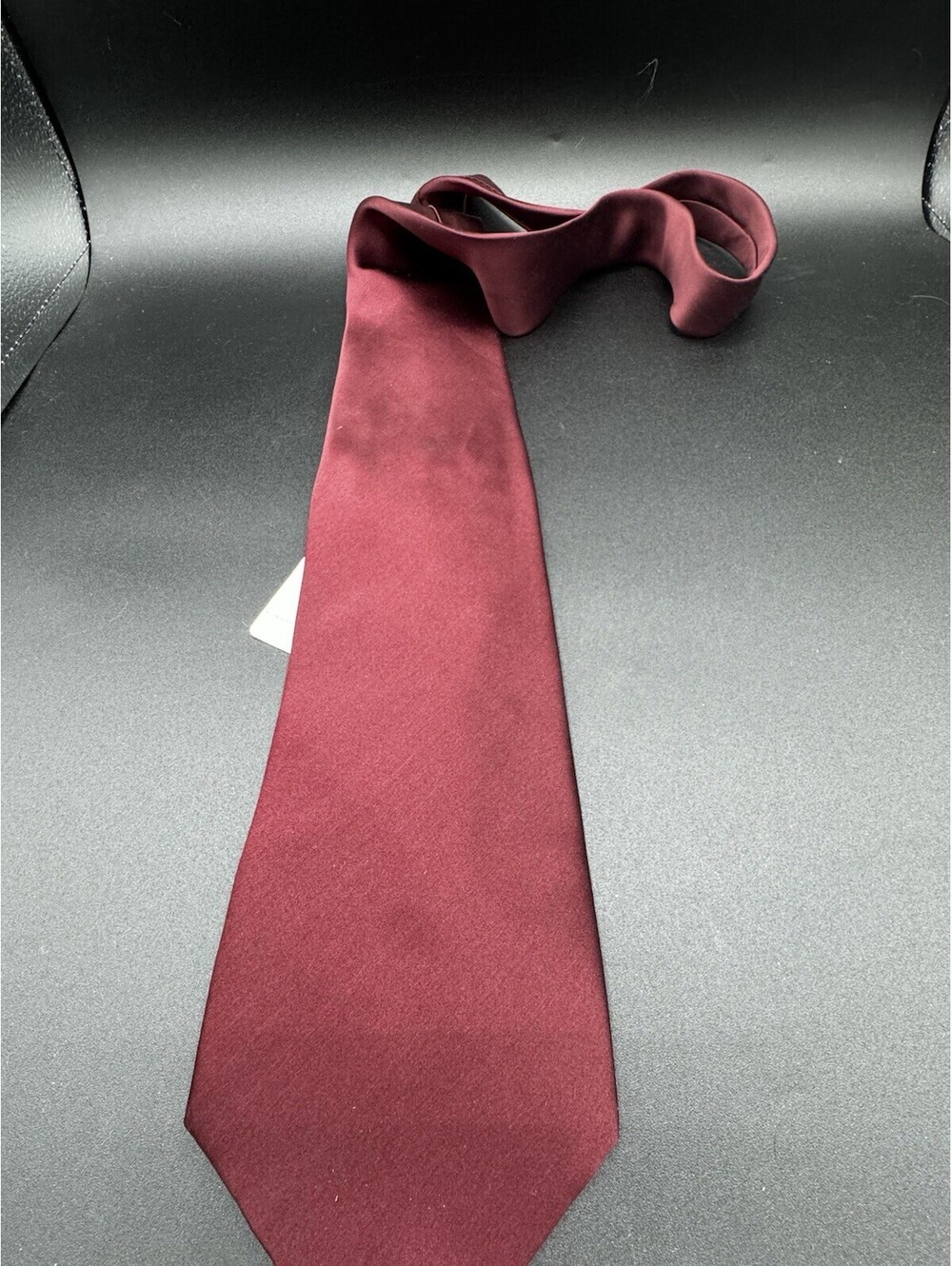 Liz Claiborne Men’s Tie Burgundy Solid Classic 3.75” Approximately 56.5” NWT $35